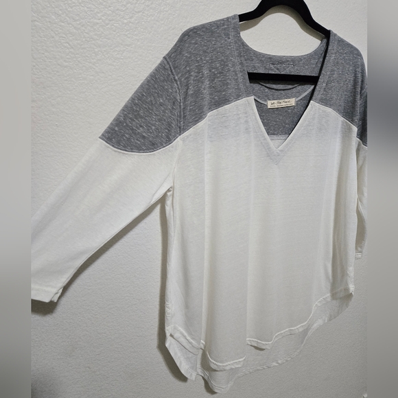 WE THE FREE Oversized Raglan Sleeve Tee V-Neck Gray White Size Extra Small - Picture 3 of 10